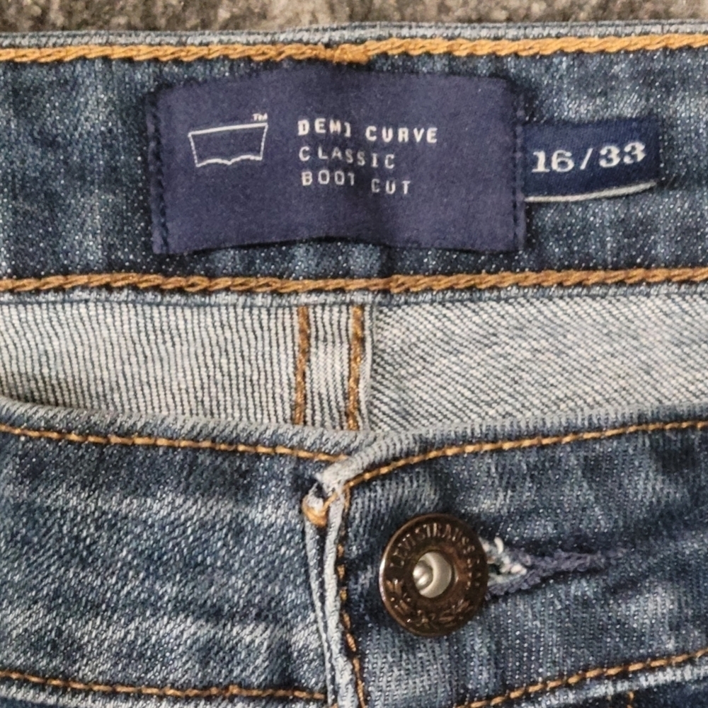 Levi's Women's Blue Boot Cut Jeans - Picture 9 of 12
